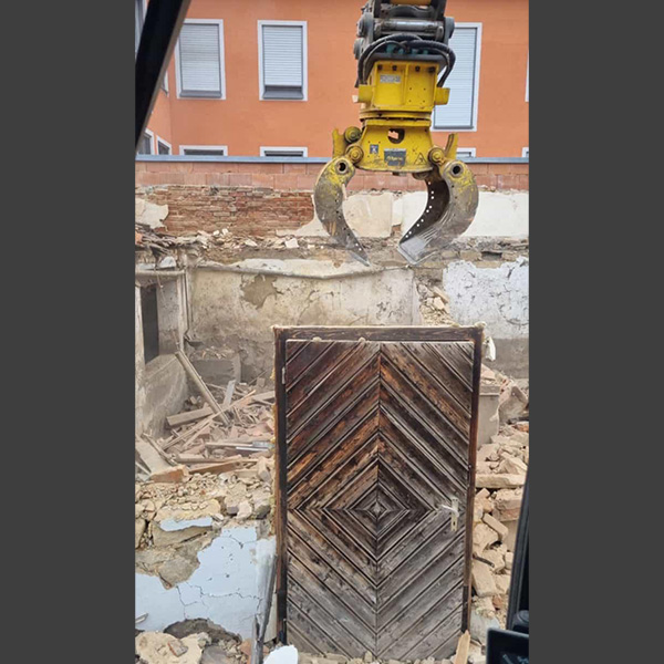 Bild 2 - Abbrucharbeiten Baggerbetrieb Daser
