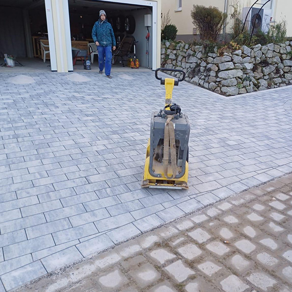 Bild 12 - Außenanlagen Baggerbetrieb Daser